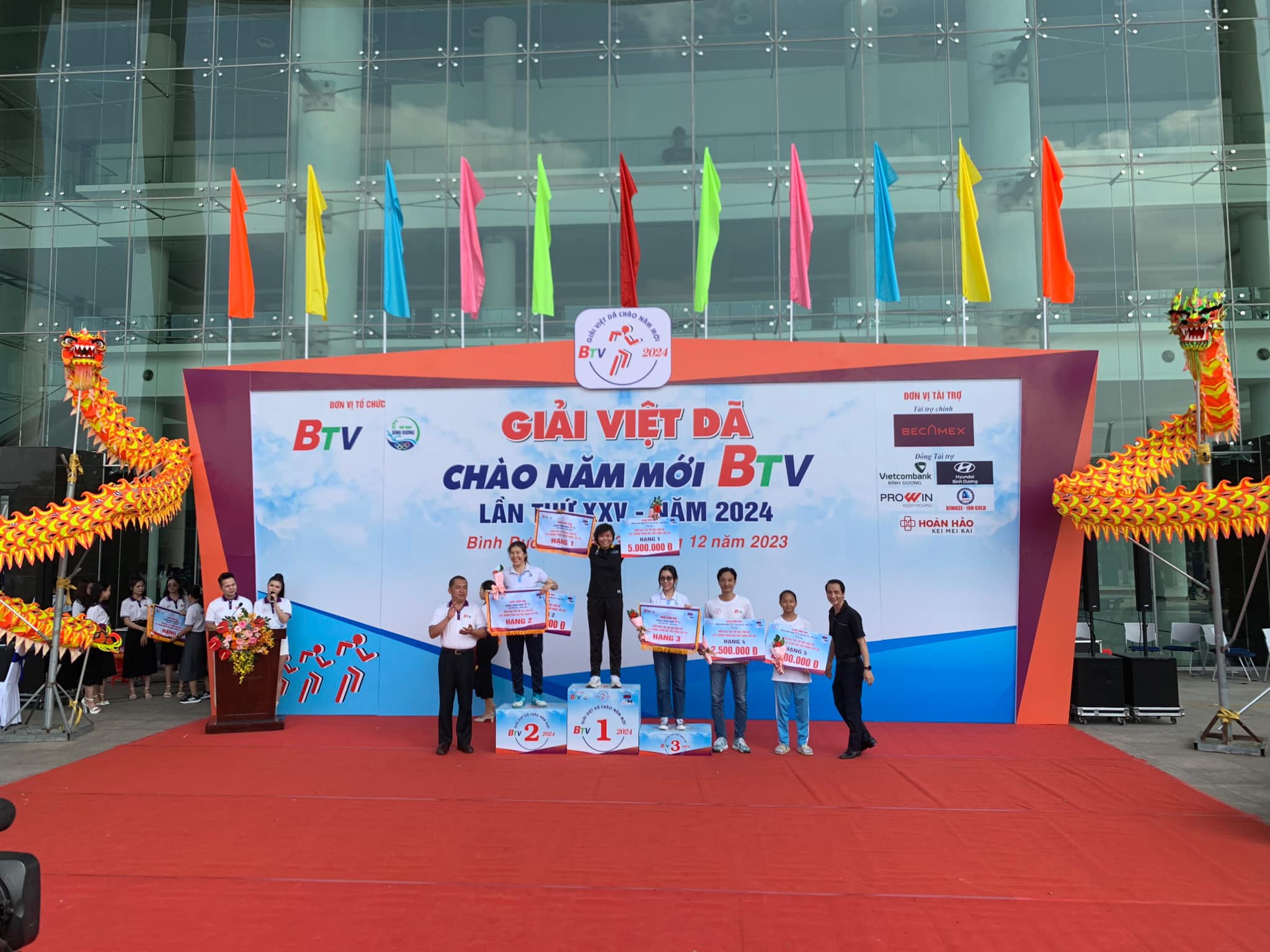 Niềm tin đồng đội đã mang lại toàn thắng cho SV Đại học Thủ Dầu Một tại Giải Việt dã Cúp BTV năm 2024