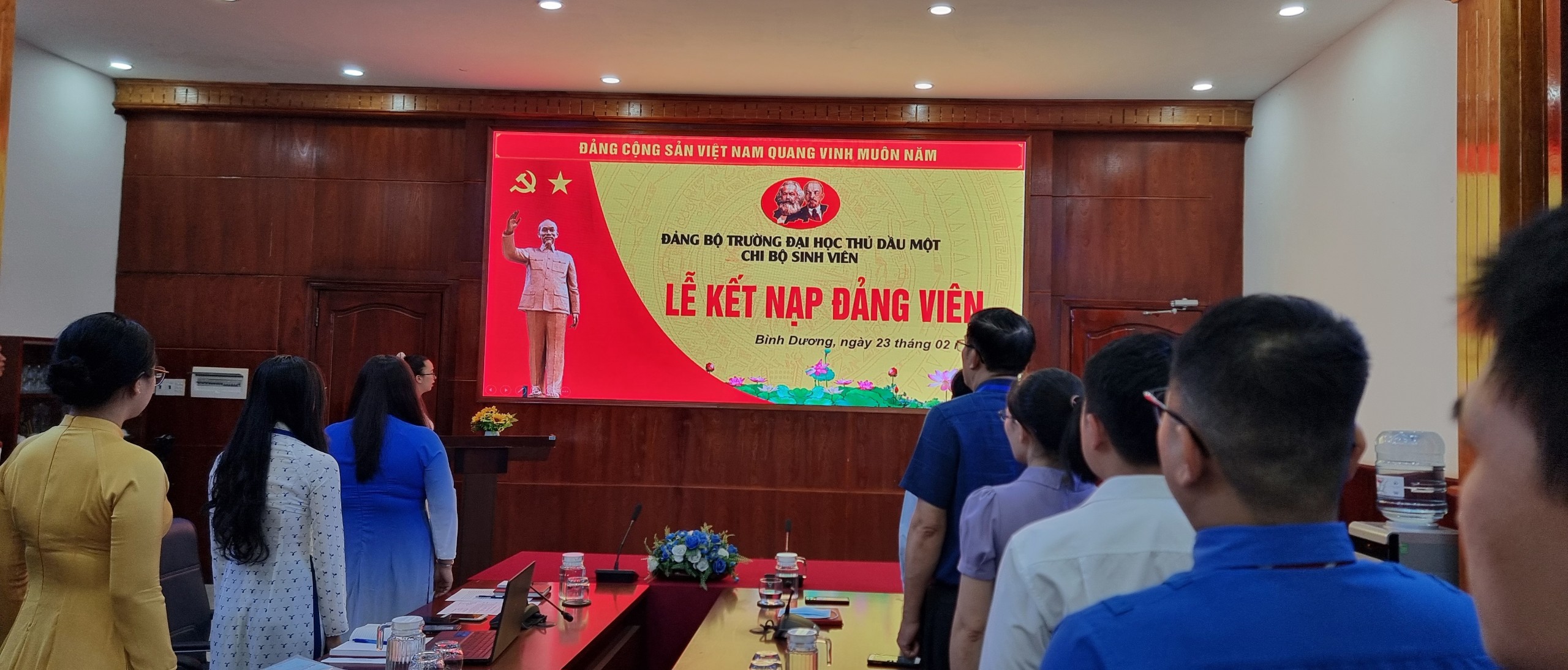 Vinh dự có thêm 02 Đoàn viên ưu tú được đứng vào hàng ngũ của Đảng Cộng sản Việt Nam