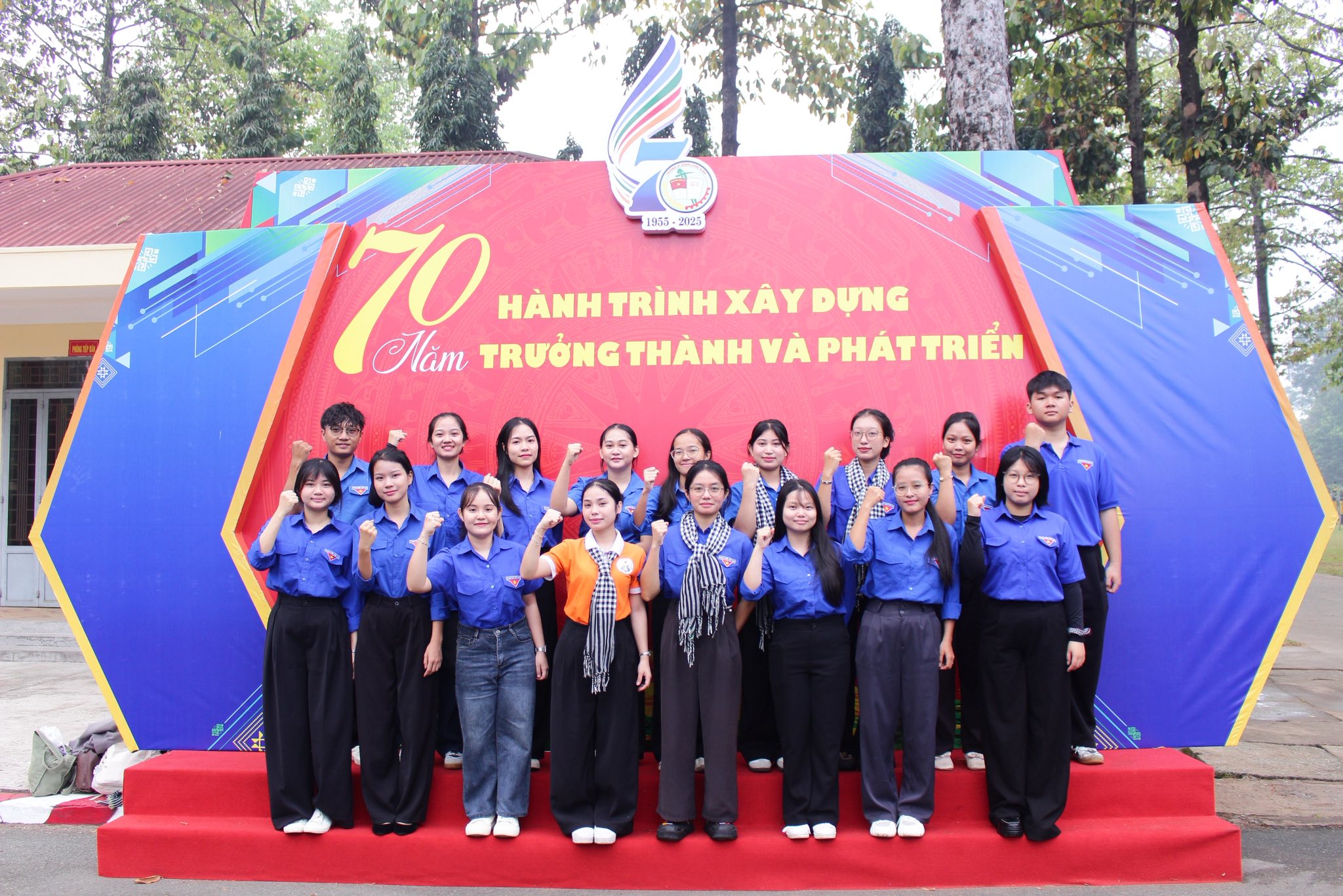 Đội xung kích – Trường Đại học Thủ Dầu Một tại Hội trại truyền thống, Dạ hội Thanh niên kỷ niệm 70 năm Ngày truyền thống Trường Sĩ quan Công binh