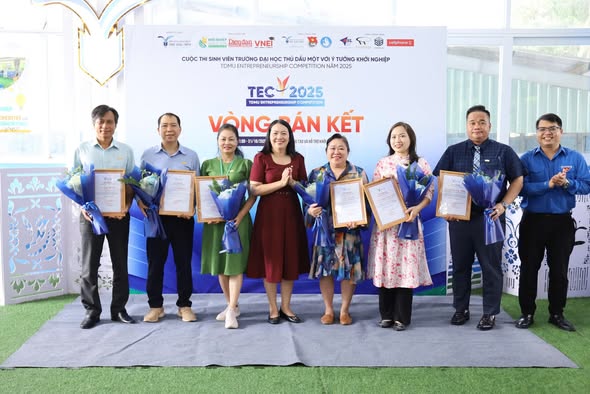 Tuổi trẻ TDMU đồng hành cùng vòng bán kết TEC2025: Trí tuệ khởi nghiệp bứt phá!