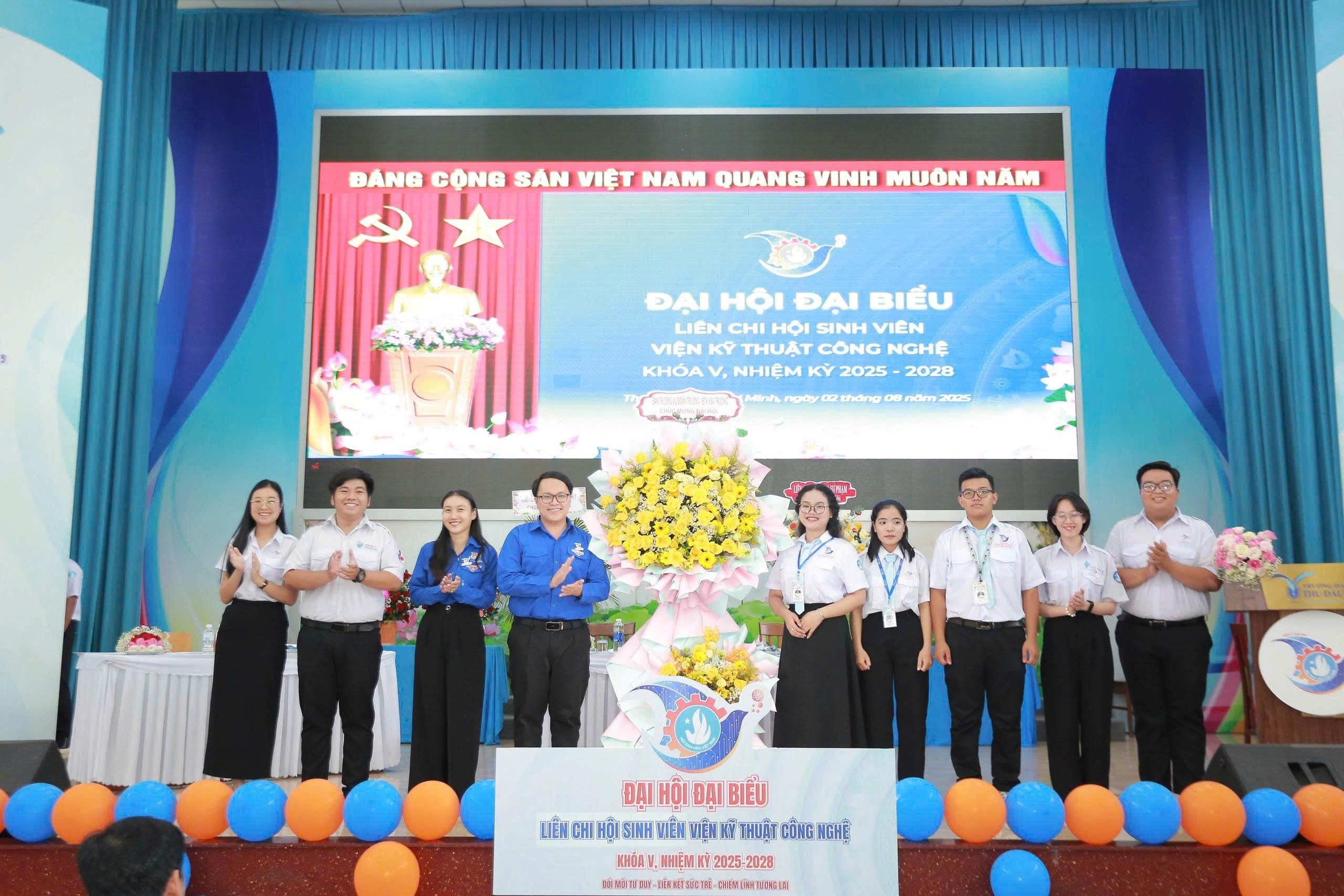 ĐẠI HỘI ĐẠI BIỂU LIÊN CHI HỘI SINH VIÊN VIỆN KỸ THUẬT CÔNG NGHỆ LẦN THỨ V, NHIỆM KỲ 2025 – 2028: ĐỔI MỚI TƯ DUY - LIÊN KẾT SỨC TRẺ - CHIẾM LĨNH TƯƠNG LAI