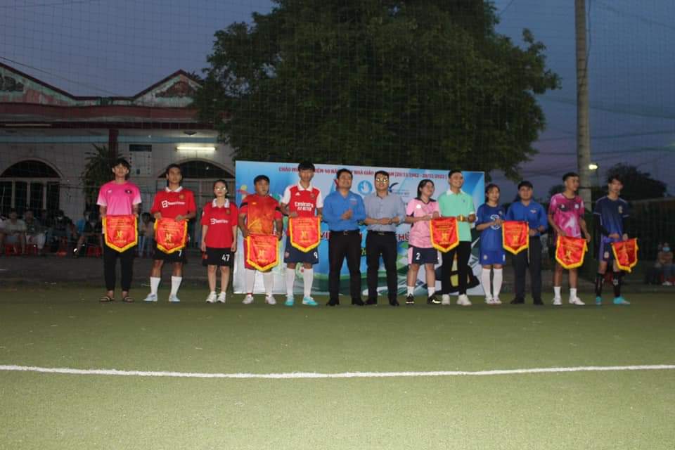 Khai mạc giải bóng đá " Cúp Sinh viên Đại học Thủ Dầu Một" lần thứ XIII năm 2022