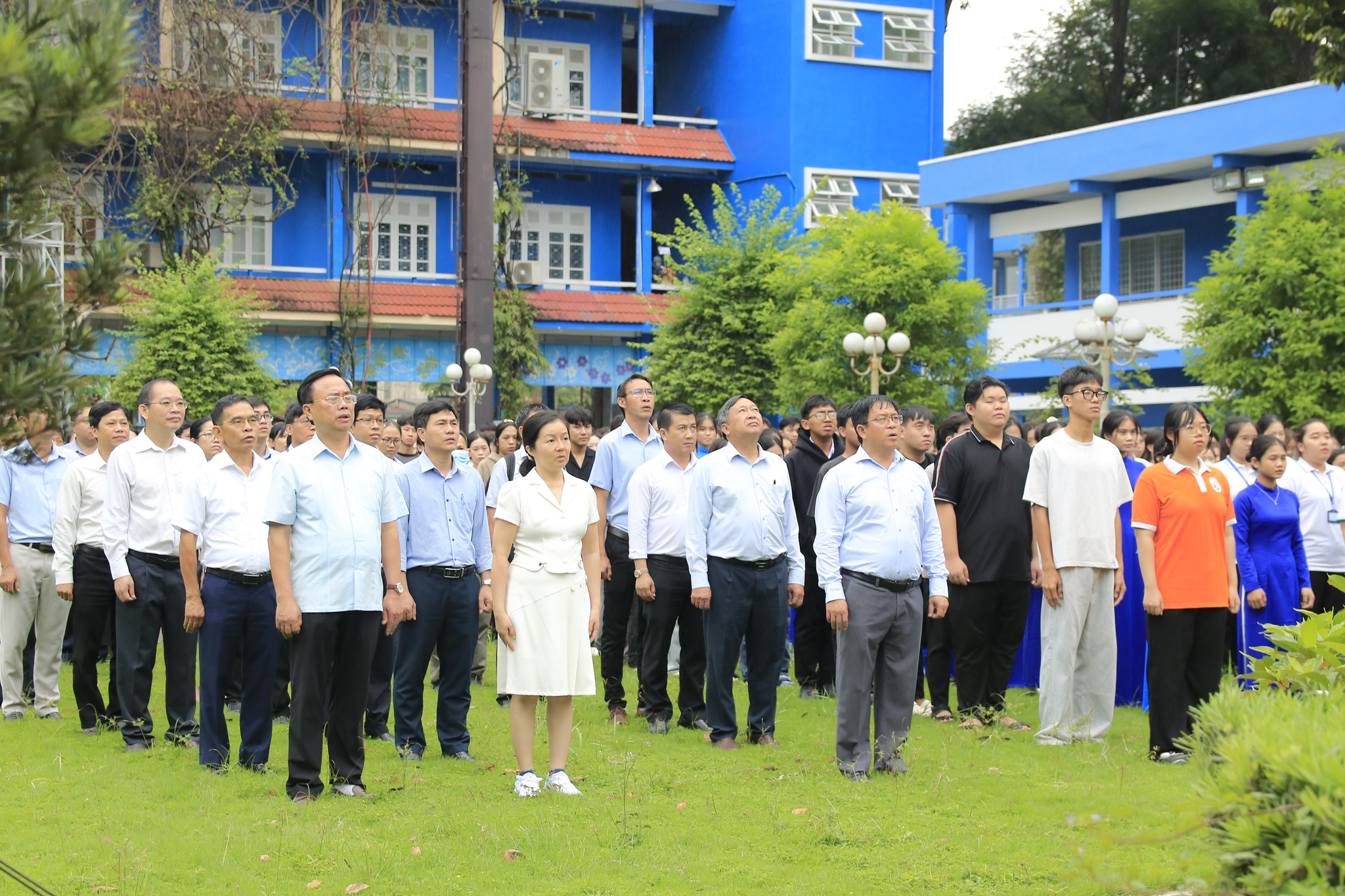 Trường Đại học Thủ Dầu Một tổ chức lễ chào cờ tháng 11/2025
