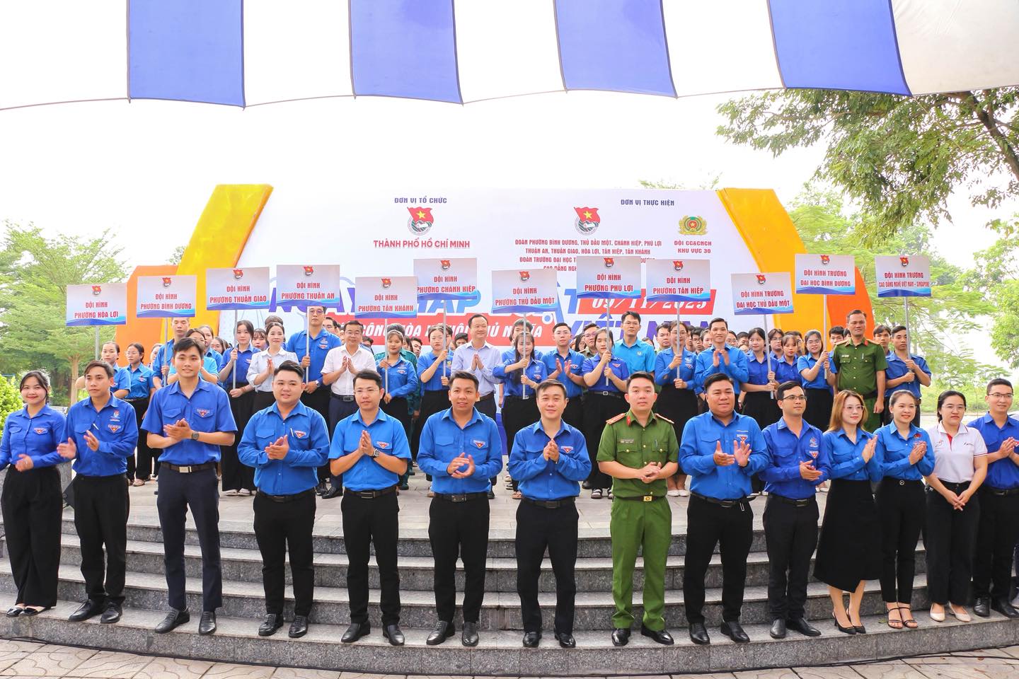 TUỔI TRẺ TRƯỜNG ĐẠI HỌC THỦ DẦU MỘT PHỐI HỢP TỔ CHỨC CHƯƠNG TRÌNH HƯỞNG ỨNG NGÀY PHÁP LUẬT VIỆT NAM NĂM 2025