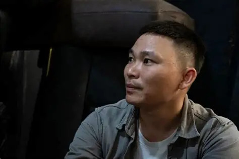 Từ chàng trai đánh giày tới ông chủ của bệnh viện đồ da giúp đỡ người yếu thế