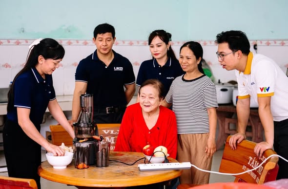 Người phụ nữ U90 dành gần cả đời người để nuôi 70 đứa trẻ khuyết tật