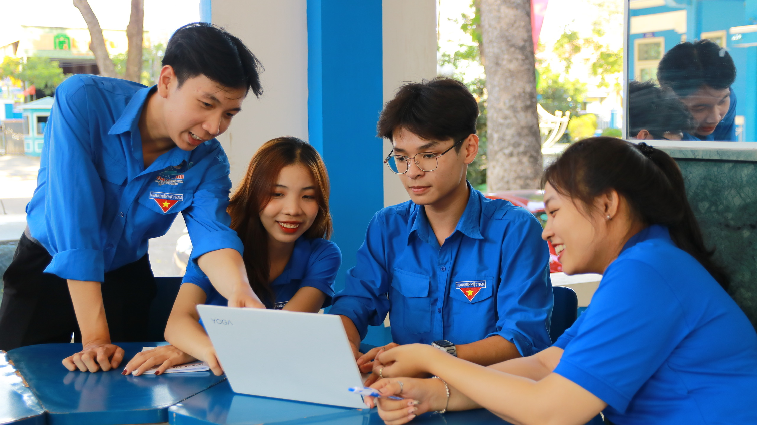 Các Chi đoàn Trường Đại học Thủ Dầu Một sôi nổi hưởng ứng Cuộc vận động “Tự hào một dải non sông”