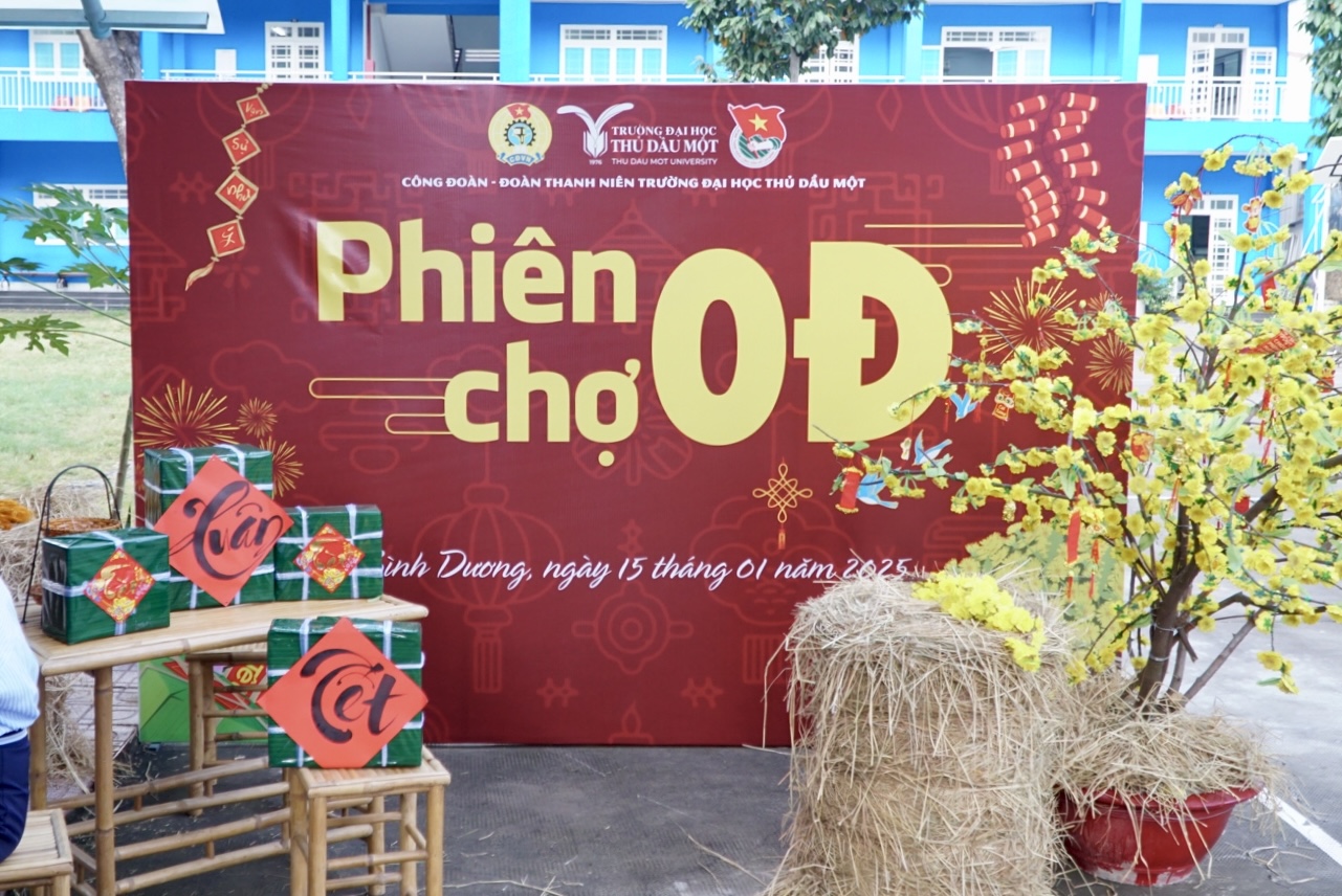 Tết sẻ chia: Rộn ràng Phiên chợ Tết 0 đồng tại trường Đại học Thủ Dầu Một