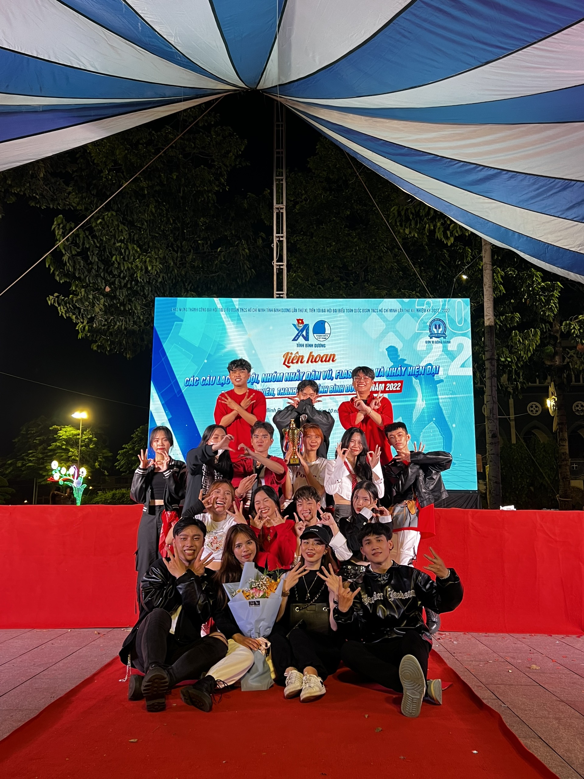 Chúc mừng đội nhảy CLB Văn nghệ trường Đại học Thủ Dầu Một - Sailing36 dance team đã xuất sắc giành giải đặc biệt tại Liên hoan các CLB, Đội, Nhóm nhảy dân vũ, flashmob và nhảy hiện đại năm 2022