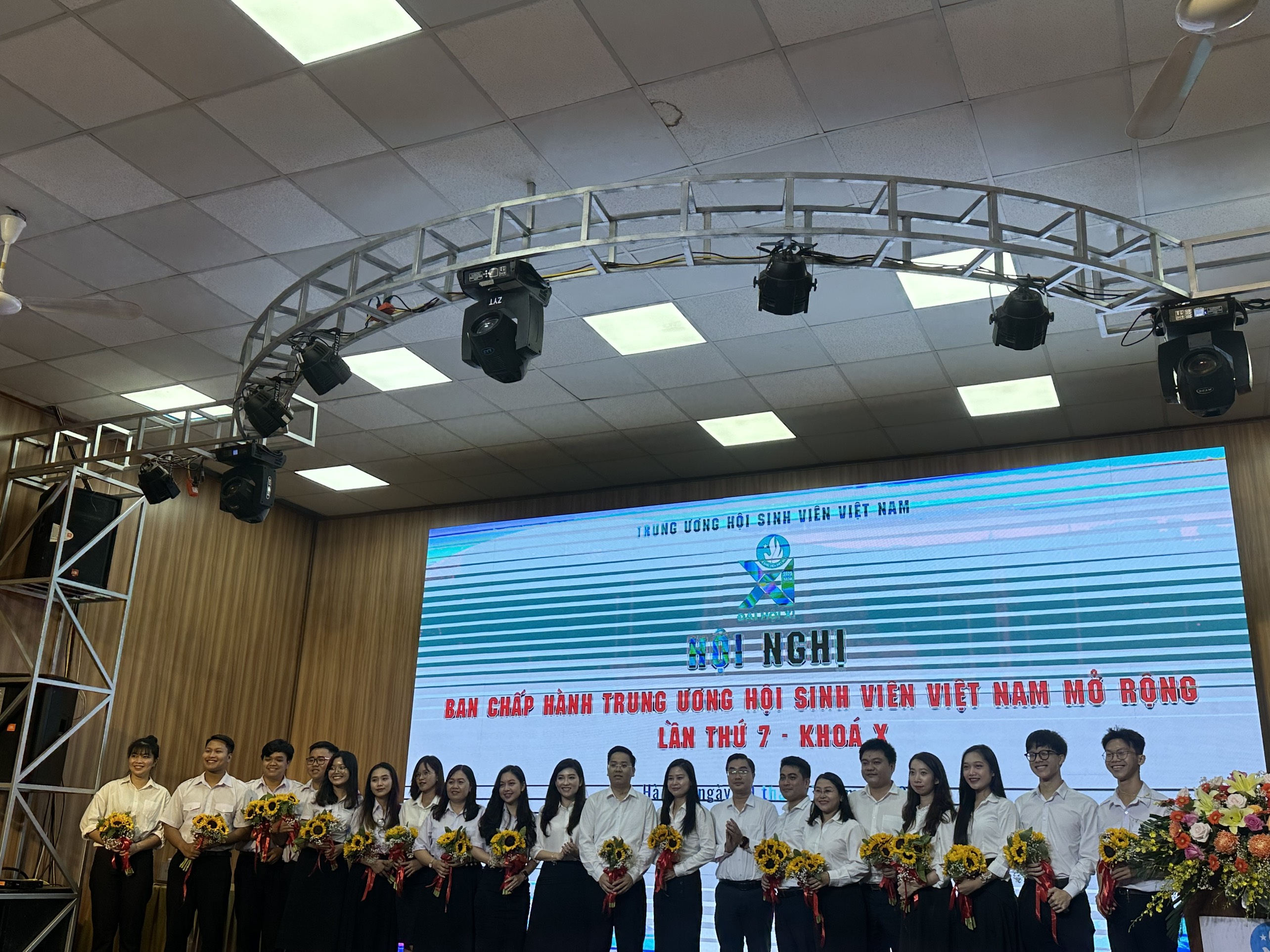 Đồng Chí Lê Việt Hùng - Phó Chủ tịch Hội sinh viên Trường được kiện toàn vào Ban Chấp hành Trung ương Hội sinh viên Việt Nam Khóa X