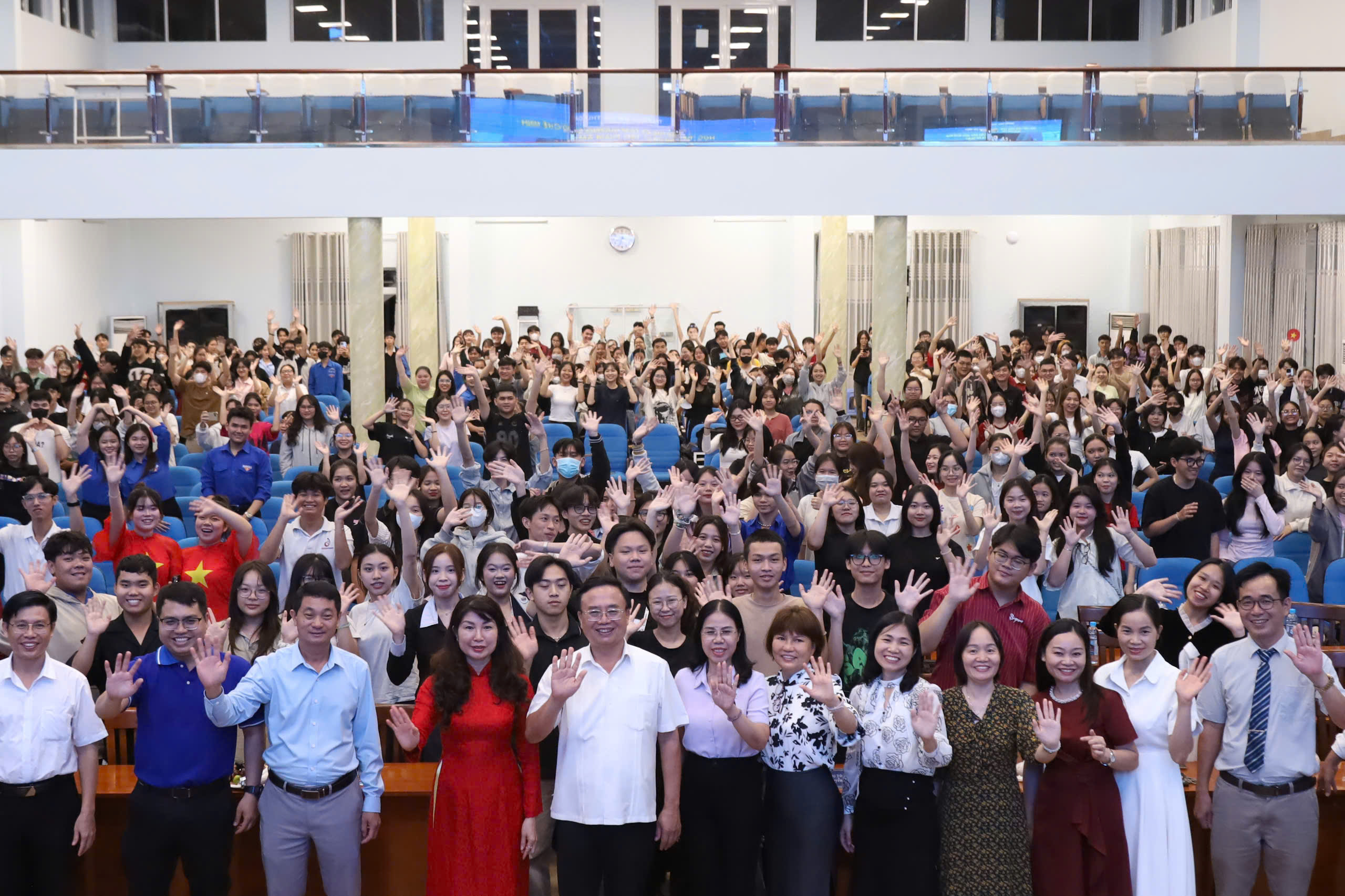 Đêm nhạc chào mừng kỷ niệm 135 năm ngày sinh Chủ tịch Hồ Chí Minh chủ đề “Bài ca dâng Bác” (19/05/1890 – 19/05/2025)