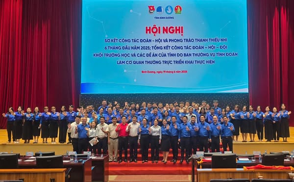Tuổi trẻ Trường Đại học Thủ Dầu Một rực rỡ với nhiều thành tích xuất sắc trong công tác Đoàn - Hội năm học 2024 - 2025 