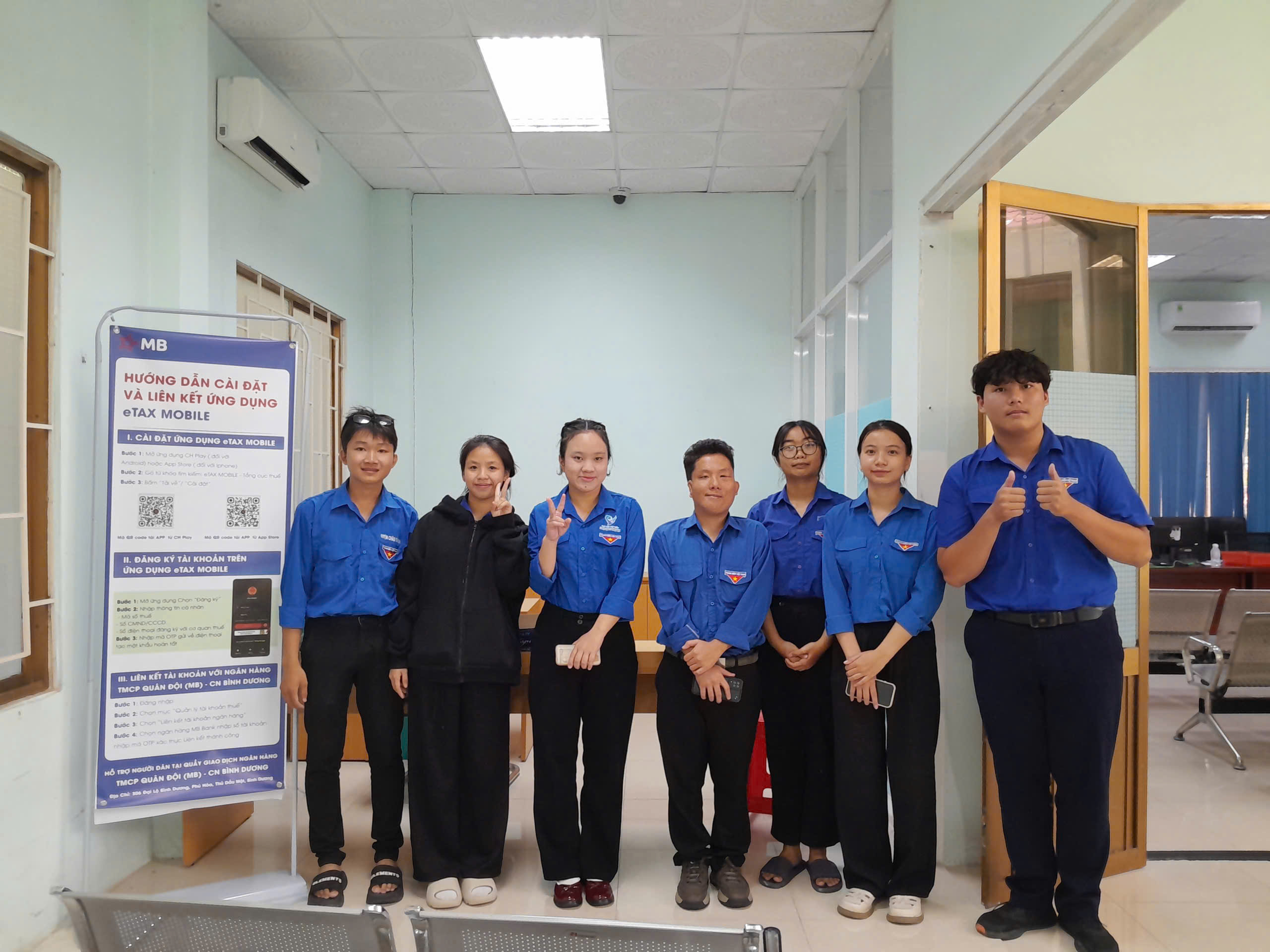 TUỔI TRẺ KHOA SƯ PHẠM TÍCH CỰC HỖ TRỢ CHÍNH QUYỀN 2 CẤP – LAN TỎA HÌNH ẢNH SINH VIÊN THÀNH PHỐ NĂNG ĐỘNG, TRÁCH NHIỆM
