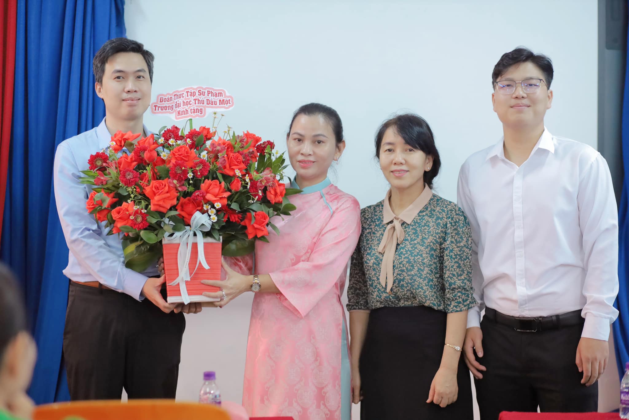SINH VIÊN NGÀNH SƯ PHẠM NGỮ VĂN THỰC TẬP TẠI CÁC TRƯỜNG THPT TRÊN KHU VỰC BÌNH DƯƠNG (CŨ)