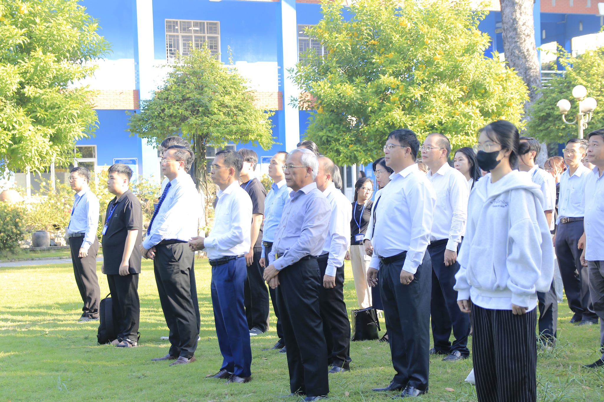 Lễ chào cờ tháng 12: Khởi động tuần mới năng lượng và sẻ chia yêu thương