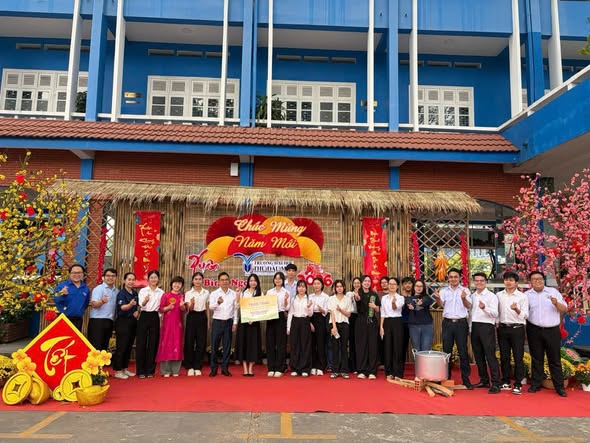 TDMU – Mang Tết về nhà: Khi những tấm vé chở nặng nghĩa tình