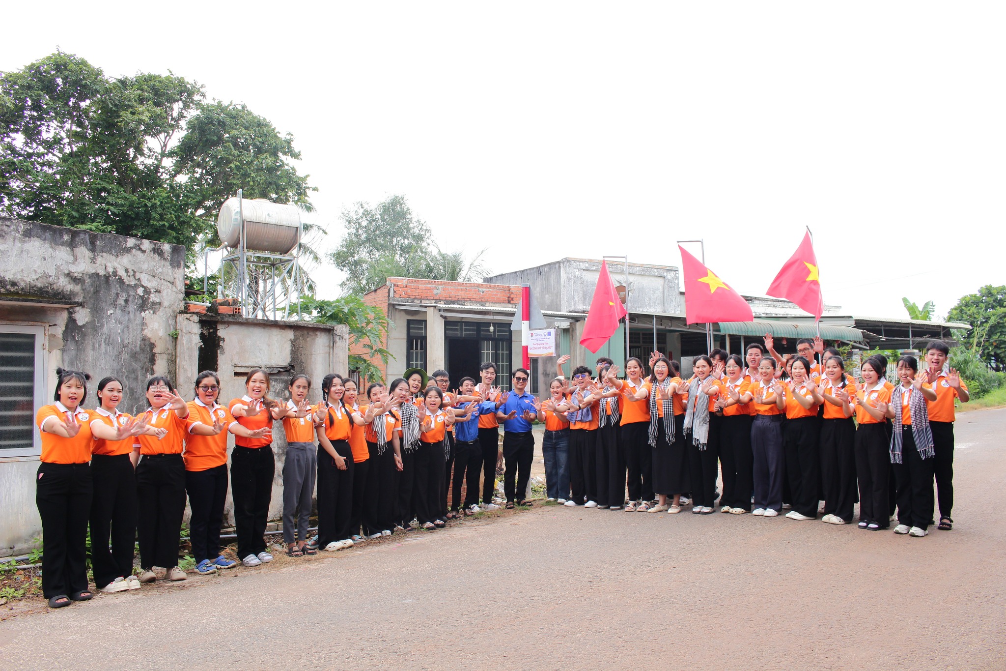 Đội Xung kích - Khánh thành công trình “Đường cờ Tổ quốc”