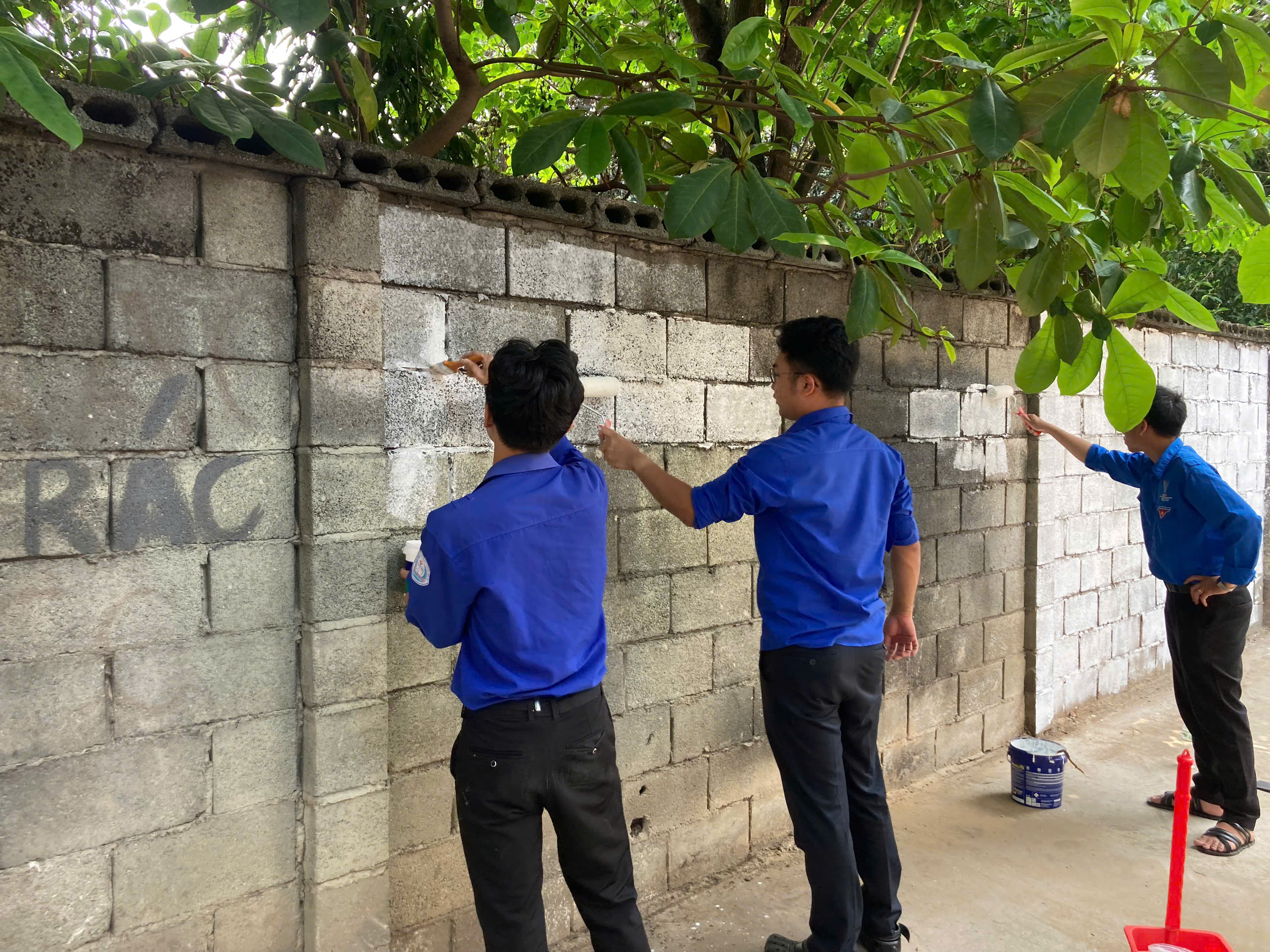 [TUỔI TRẺ KHOA KIẾN TRÚC - TDMU] KHI NHỮNG BẢN VẼ BƯỚC RA ĐỜI THỰC: BIẾN "ĐIỂM ĐEN" RÁC THẢI THÀNH DIỆN MẠO MỚI CHO ĐÔ THỊ