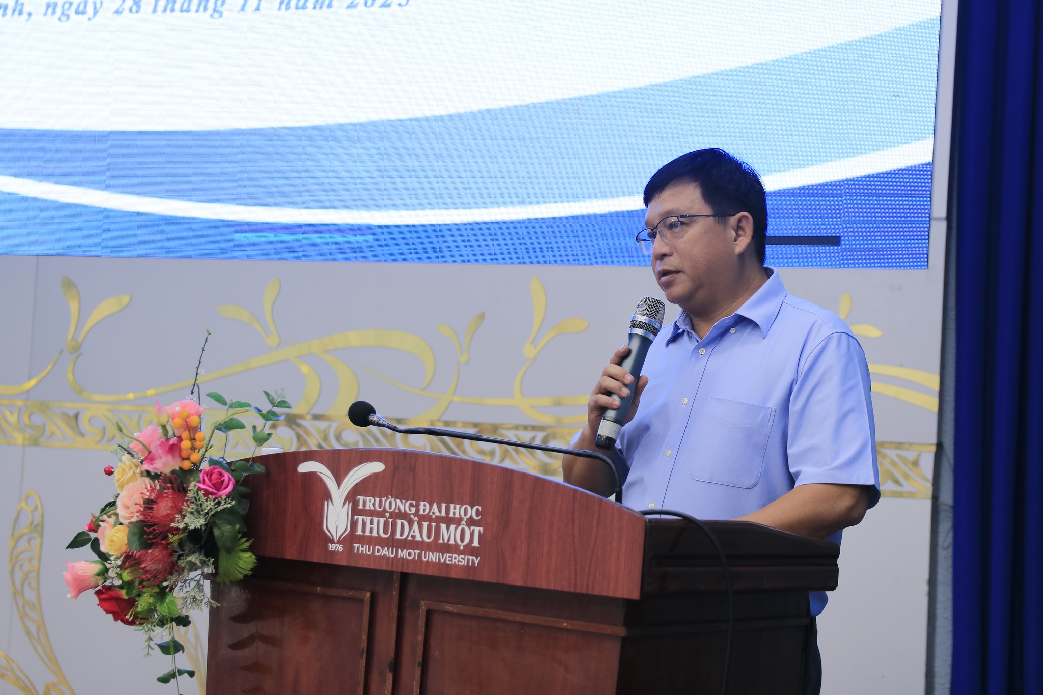 Trường Đại học Thủ Dầu Một gặp gỡ, hỗ trợ sinh viên có gia đình bị ảnh hưởng bởi bão lũ