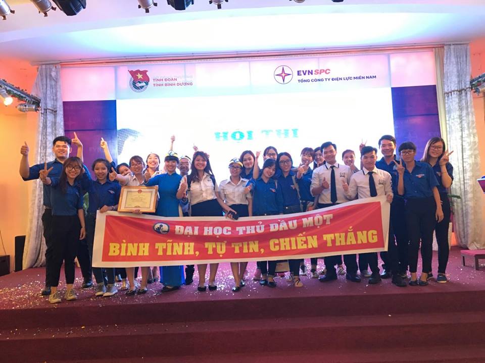 Đội tuyển Trường Đại học Thủ Dầu Một đạt giải Nhì Hội thi “Thanh niên tiết kiệm điện” năm 2017
